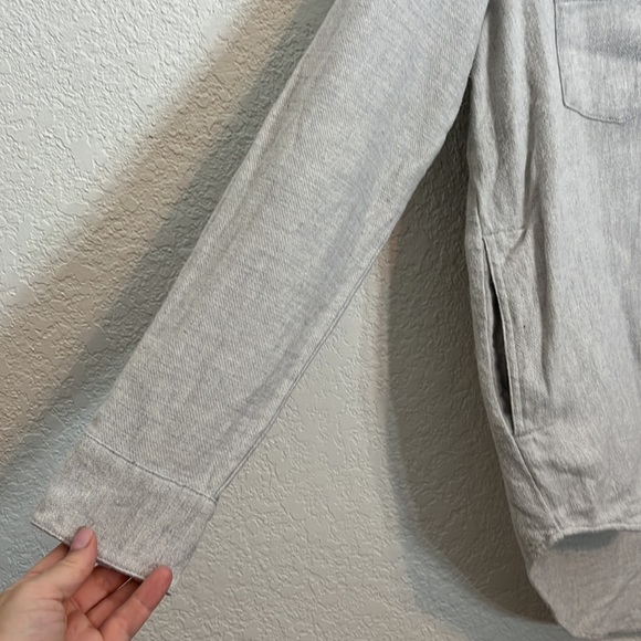 Madewell light gray mid weight flannel shacket with pockets Preppy Casual Alpine - Picture 5 of 11